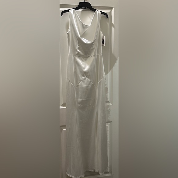 Muxxn Boutique Vintage Mermaid Gown - Picture 4 of 7